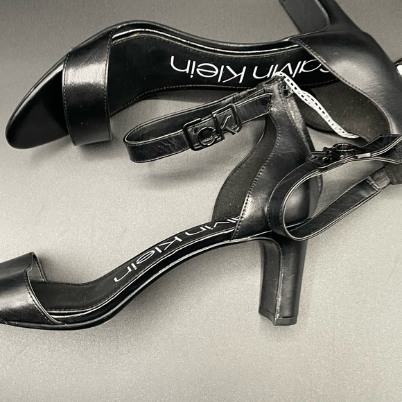 NEW PRICE!! NWOT Calvin Klein Black Sandals with Square Heels Size 9.5 - Picture 2 of 4